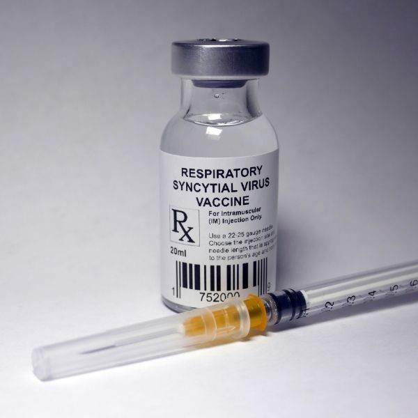 VSR: ¿Cómo es la vacuna nueva durante el embarazo?